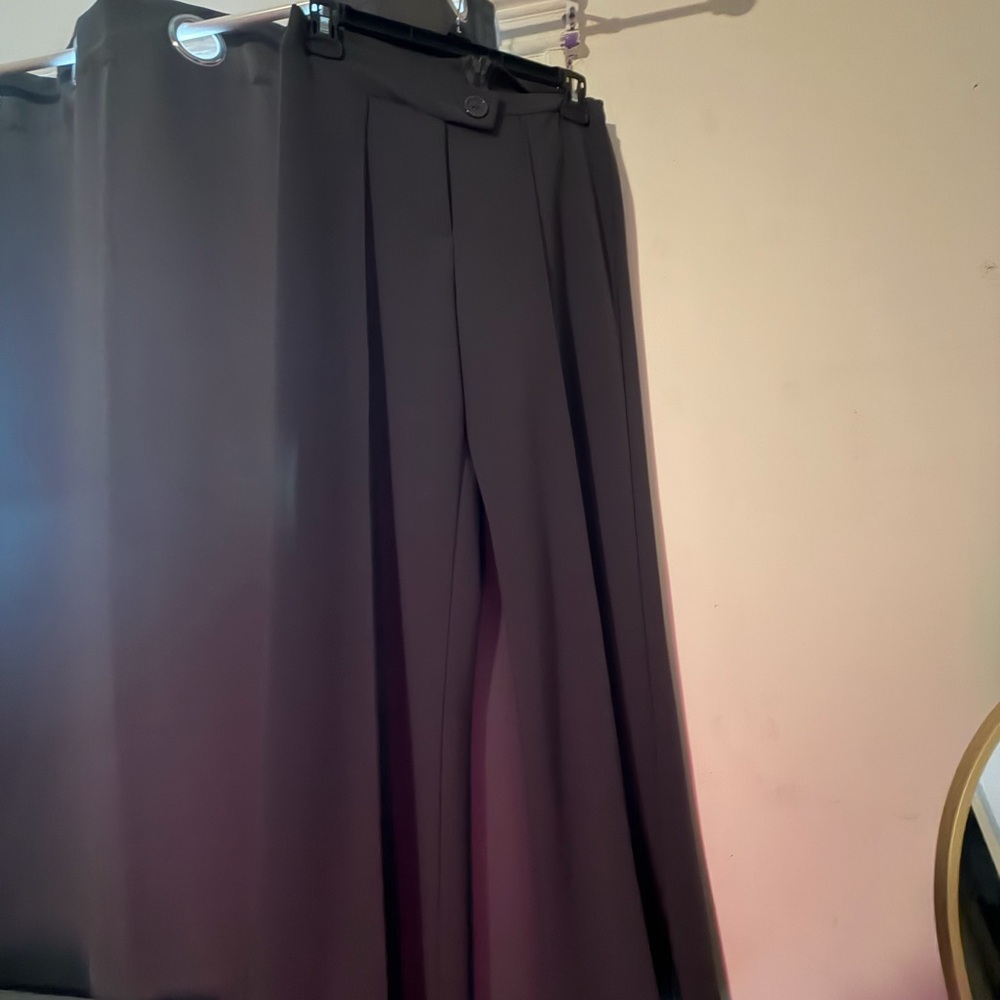 Elegant Gray Pleated Trousers